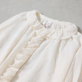 Gallery viewerに画像を読み込む, Veritecoeur フリルブラウス / VC-2725