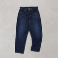 Gallery viewerに画像を読み込む, A PIECE OF LIBRARY ミッドランドデニムパンツ / 523501