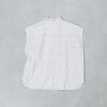 Load image into Gallery viewer, maison de soil POWER LOOM COTTON DOBIE CHECK FLOWER HAND SCREEN PRINT FRENCH/SL FRILL COLLAR SHIRTS / INMDS26092