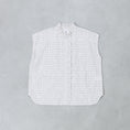 Load image into Gallery viewer, maison de soil POWER LOOM COTTON DOBIE CHECK FLOWER HAND SCREEN PRINT FRENCH/SL FRILL COLLAR SHIRTS / INMDS26092