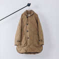 Gallery viewerに画像を読み込む, A PIECE OF LIBRARY クイーンズベリーダウンコート / 724512