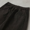 Gallery viewerに画像を読み込む, Veritecoeur ガーメントダイダブル裾パンツ / VC-2697