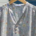Gallery viewerに画像を読み込む, MANON LIBERTY FLOWER V-NECK SHIRRING BLOUSE MNN-SH-256