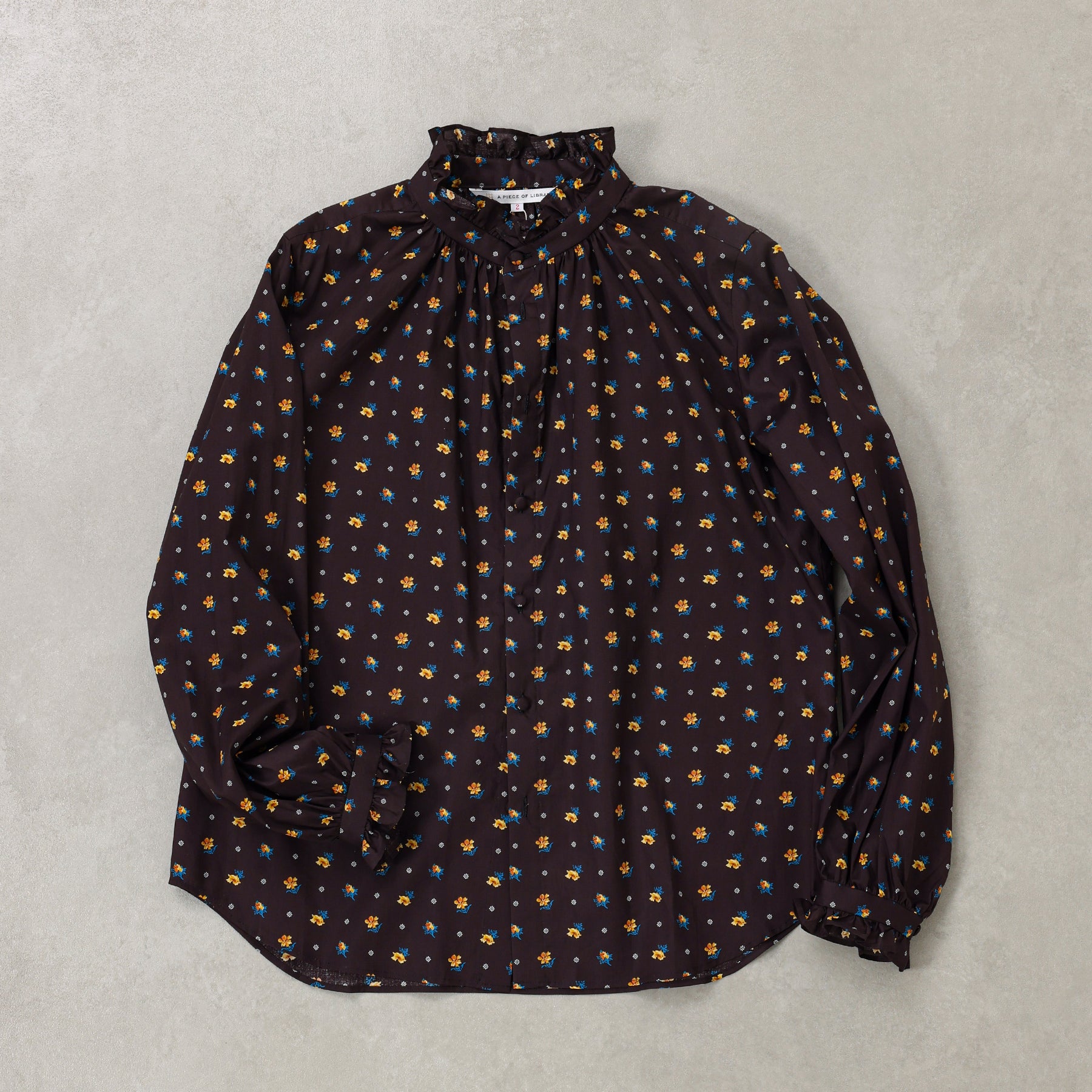 A PIECE OF LIBRARY リバティクリオフリルブラウス / 425504