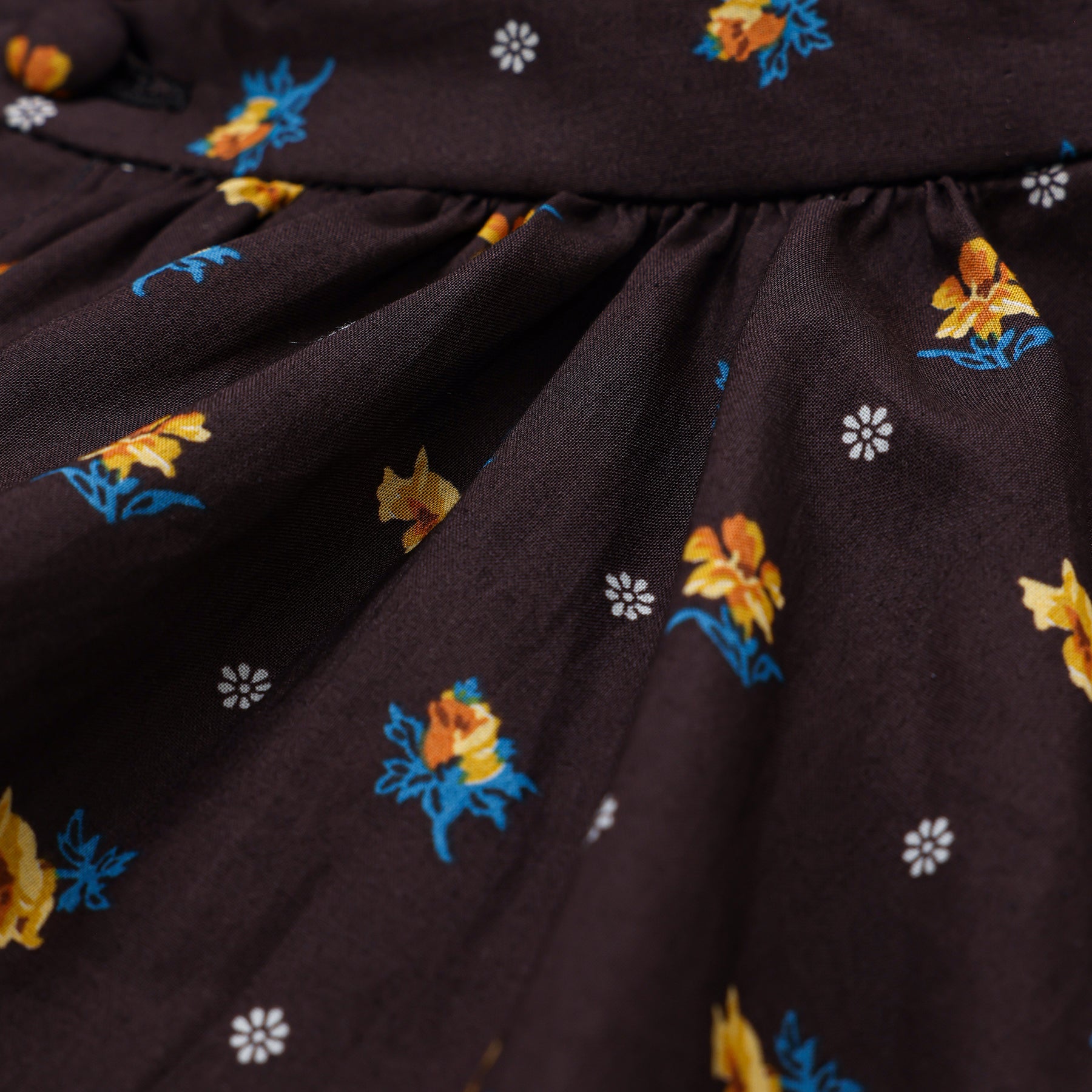 A PIECE OF LIBRARY リバティクリオフリルブラウス / 425504