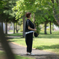 Gallery viewerに画像を読み込む, the last flower of the afternoon Relaxed-fit trousers
