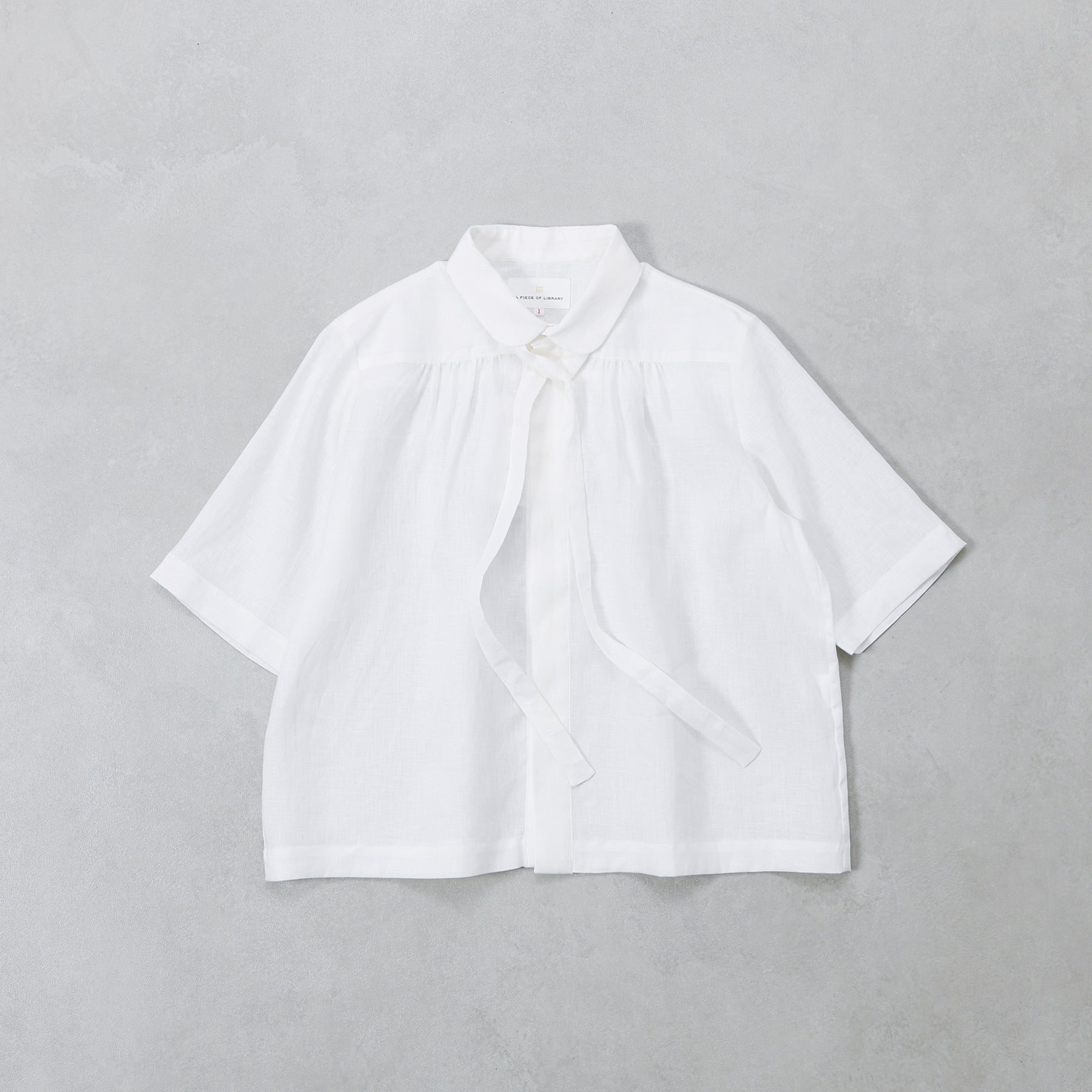 A PIECE OF LIBRARY ナチュラルリネンマーガレットブラウス / 426109