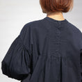 Gallery viewerに画像を読み込む, maison de soil back opening stand collar shirt / S4725722000

