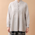 Gallery viewerに画像を読み込む, maison de soil BANDED COLLAR EMB TUNIC / S2626222000
