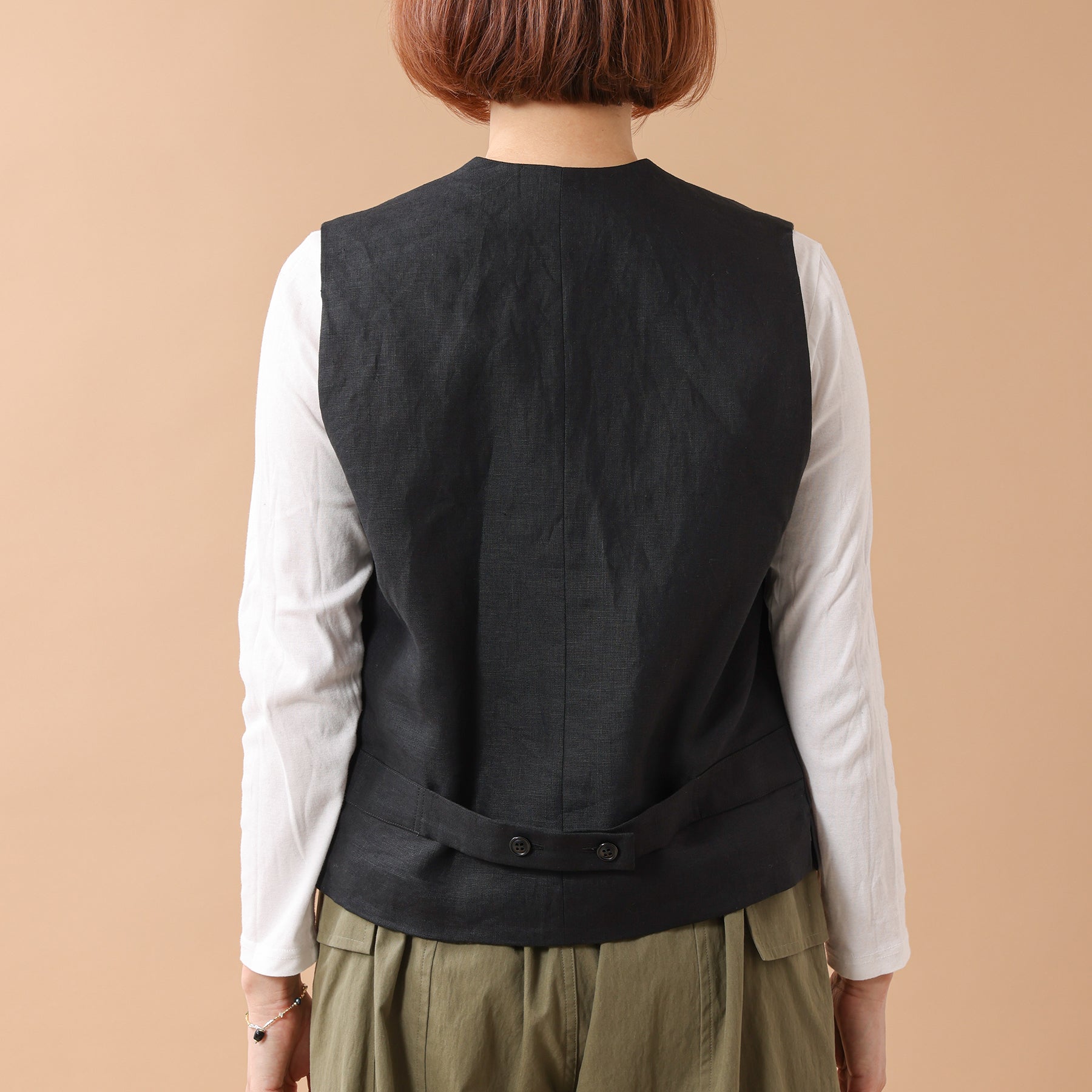 A PIECE OF LIBRARY ソリッドリネンヴォヤージュベスト / 726108