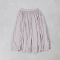 Gallery viewerに画像を読み込む, maison de soil  60s AUTOLOOM LINEN/COTTON PLAIN OVERDYE GATHERED SKIRT / INMDS26012D
