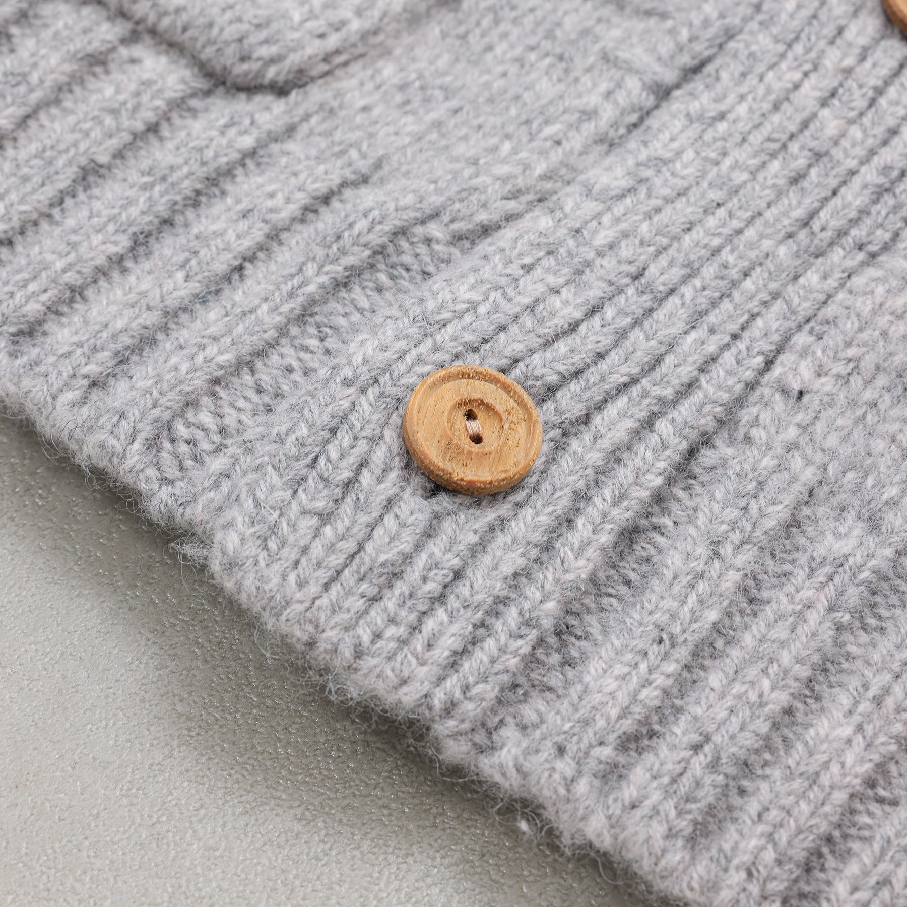 A PIECE OF LIBRARY シルキーウールアイランドベスト / 325510