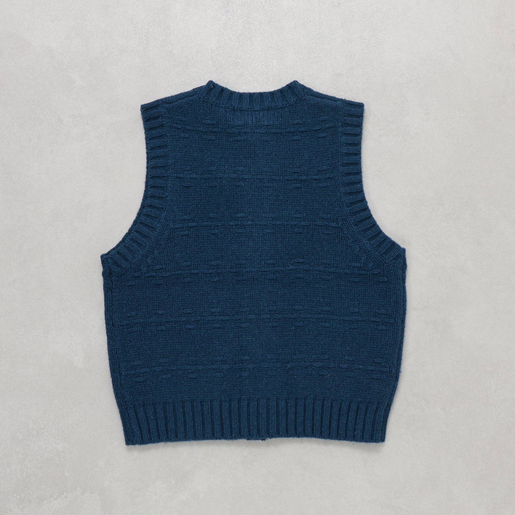 A PIECE OF LIBRARY シルキーウールアイランドベスト / 325510