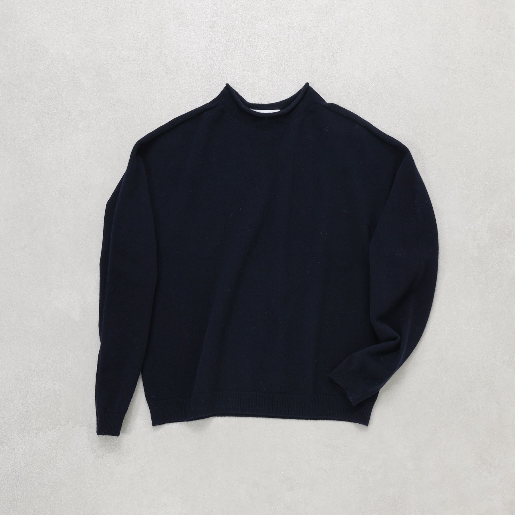 A PIECE OF LIBRARY ヴァージンウールグランニット / 325502