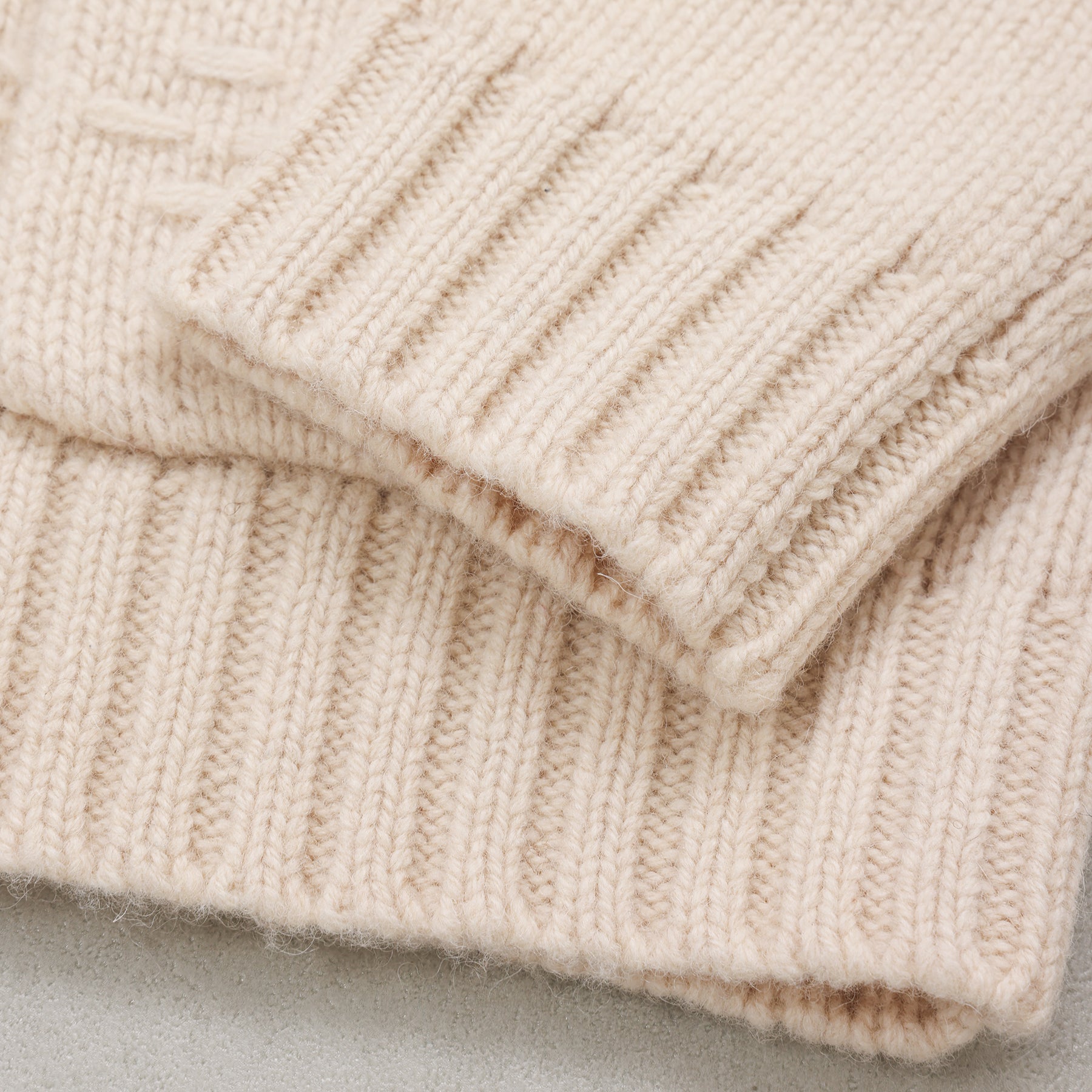 A PIECE OF LIBRARY シルキーウールアイランドカーデ / 325511