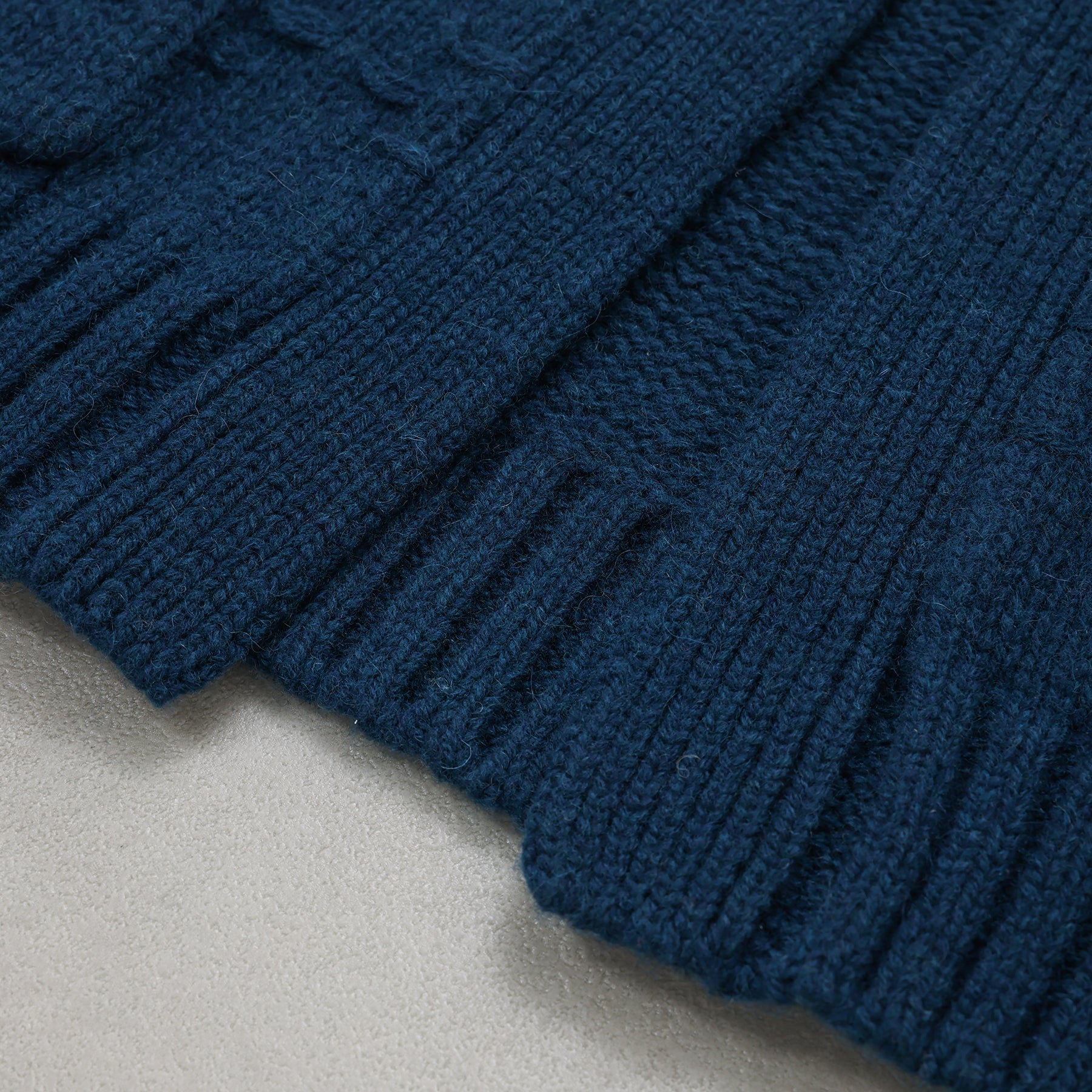 A PIECE OF LIBRARY シルキーウールアイランドカーデ / 325511