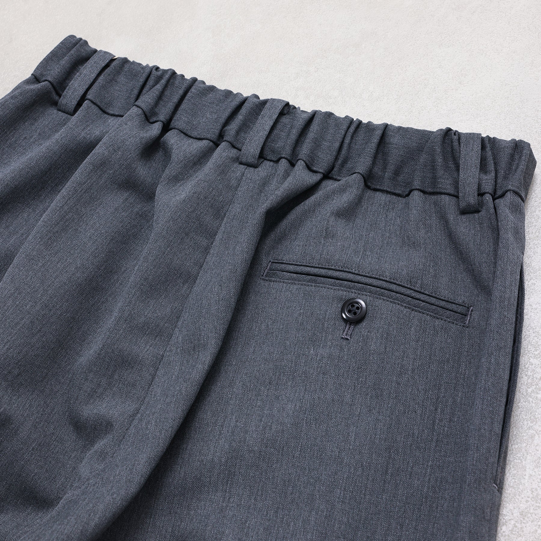 A PIECE OF LIBRARY スマートウールコンチネンタルパンツ/ 525505