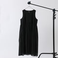 갤러리 뷰어로 이미지로드, maison de soil 80s ORGANIC COTTON VOILE NO/SLEEVE PULLOVER DRESS WITH MINI PINTUCK / NMDS26244 (コピー)
