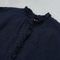 갤러리 뷰어로 이미지로드, maison de soil  60s AUTOLOOM LINEN PLAIN OVERDYE FRENCH/SL FRILL COLLAR SHIRTS / INMDS26001D
