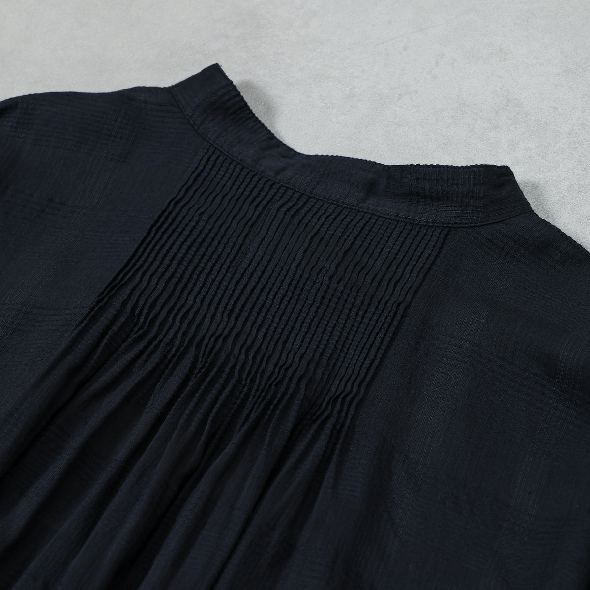 maison de soil COTTON/SILK SELF FINE CHECK BANDED COLLAR SHIRTS WITH MINI PINTUCK / INMDS26711