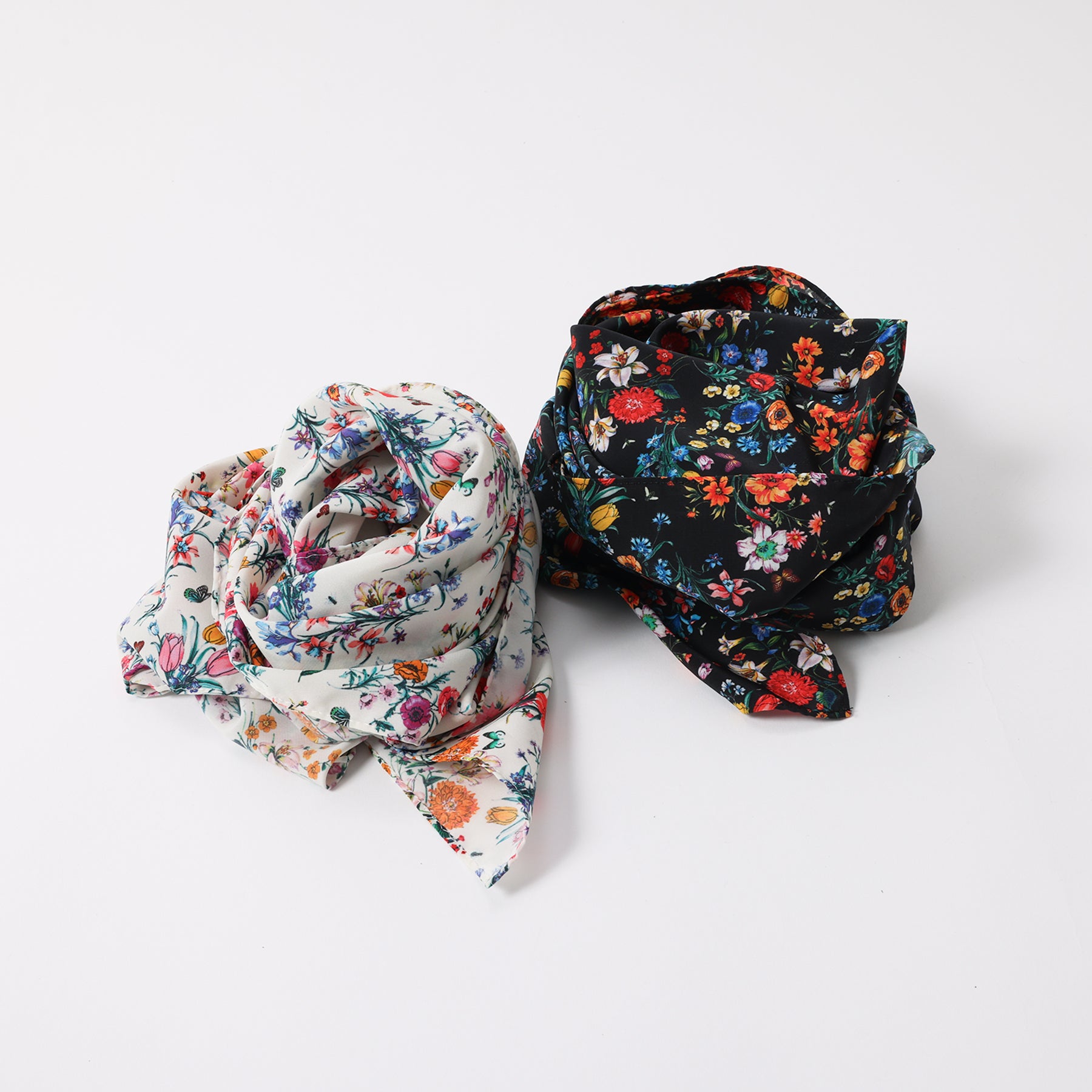MEYAME FLOWER SCARF
