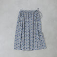 Load image into Gallery viewer, MidiUmi LIBERTY print farmer's skirt / 1-760164
