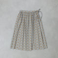 Load image into Gallery viewer, MidiUmi LIBERTY print farmer's skirt / 1-760164

